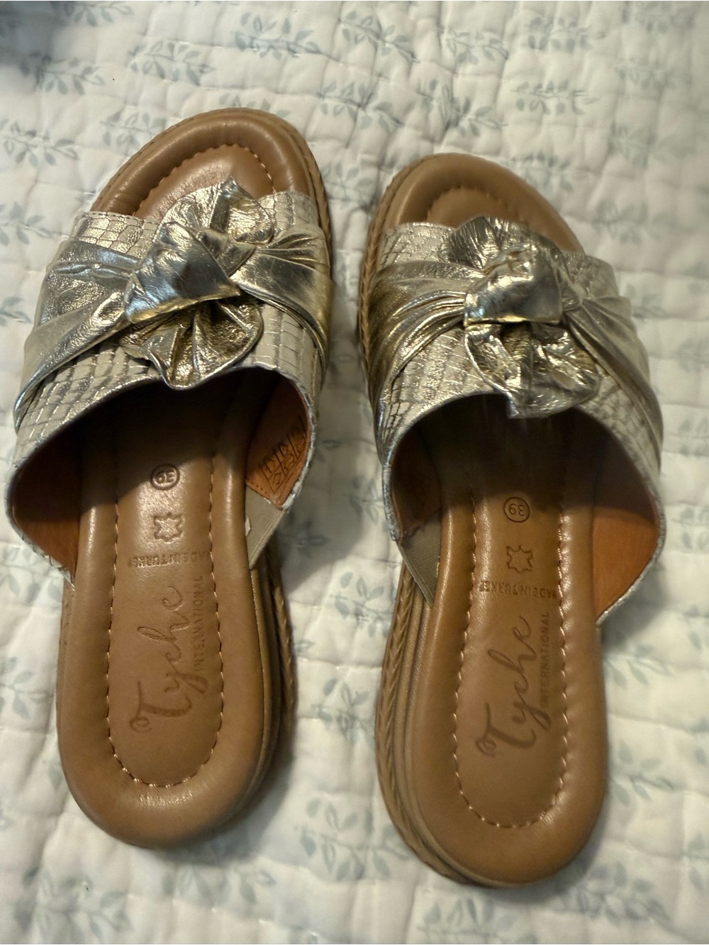 Canadien made Tyche Women's Metallic Knot Slide Sandals - Gold